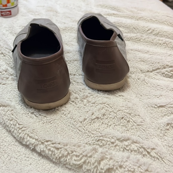 10.5 Tom’s - Picture 2 of 2